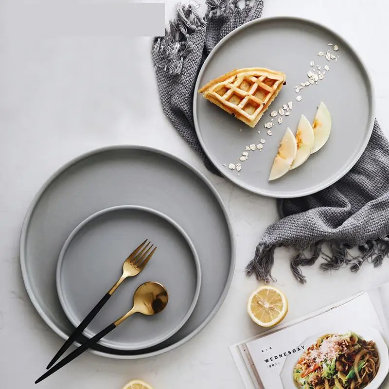 Серая однотонная обеденная тарелка большой размер посуда круглые керамические