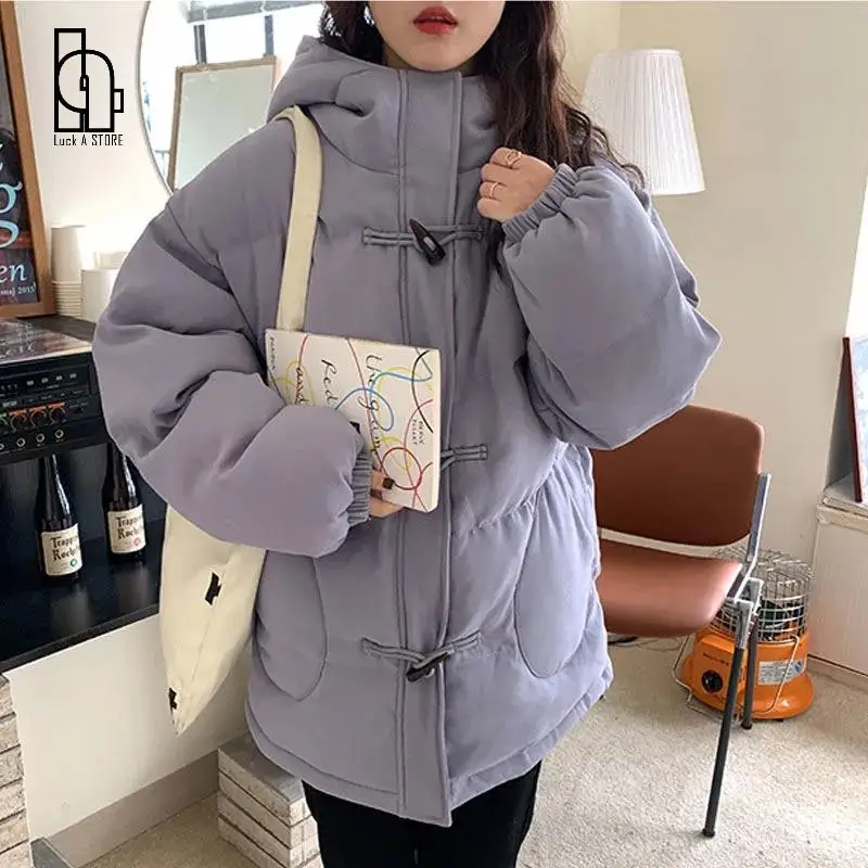 Парка женская однотонная с капюшоном и гусеницами на зиму 2021 | Женская одежда