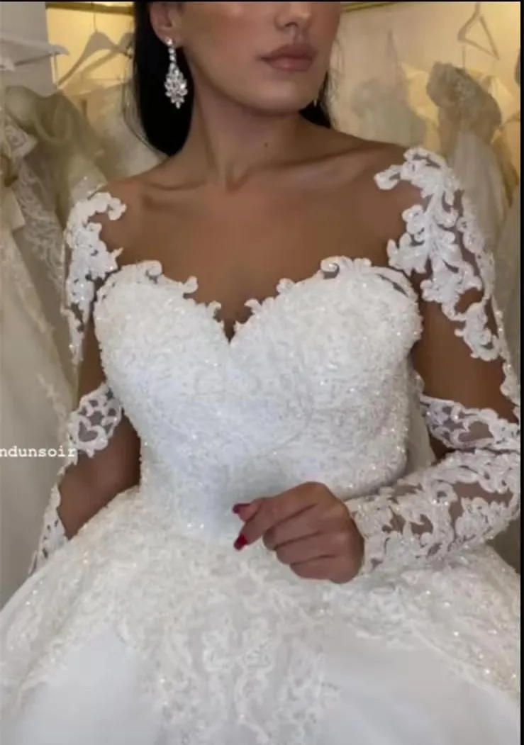 

Vintage Long Sleeve Lace Wedding Dresses A-Line Floor Length V-Neck Sweep Train Maxi Beaded Satin Bridal Gowns for Women