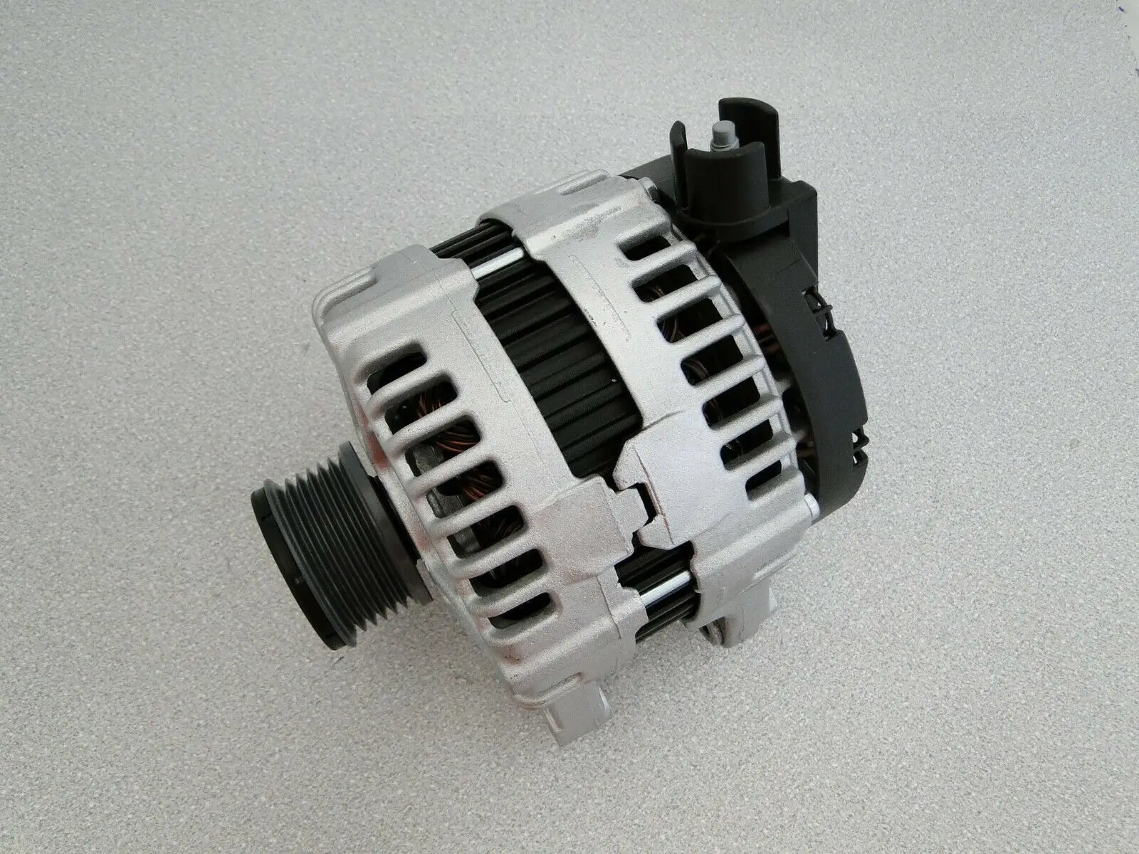 

Новый шкив переменного тока для Land Rover Freelander2 2010-2014 LR001200