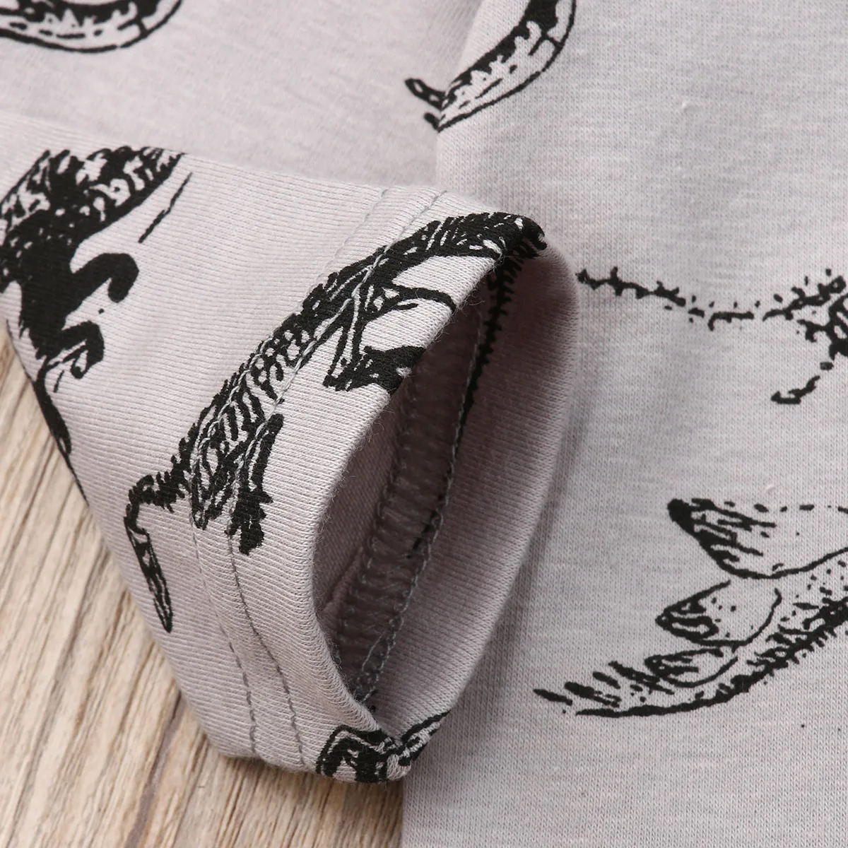 2019 Новое Осеннее хлопковое боди с длинными рукавами и динозавром для маленьких