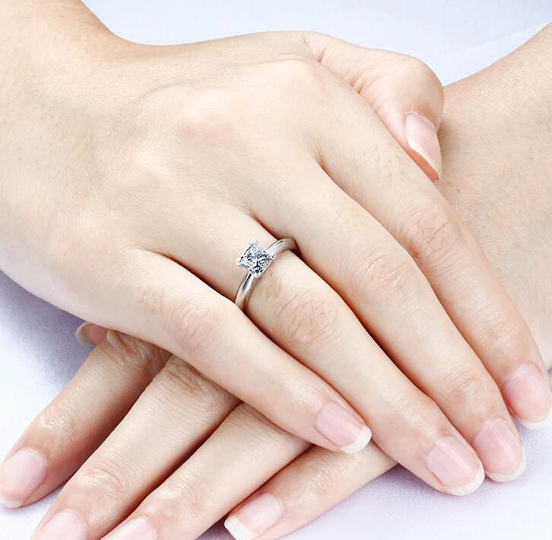 

Fashion Luxury 925 Silver Rings For Women Bridal Jewelry Simple Design Square Zircon Engagement Wedding Rings R105