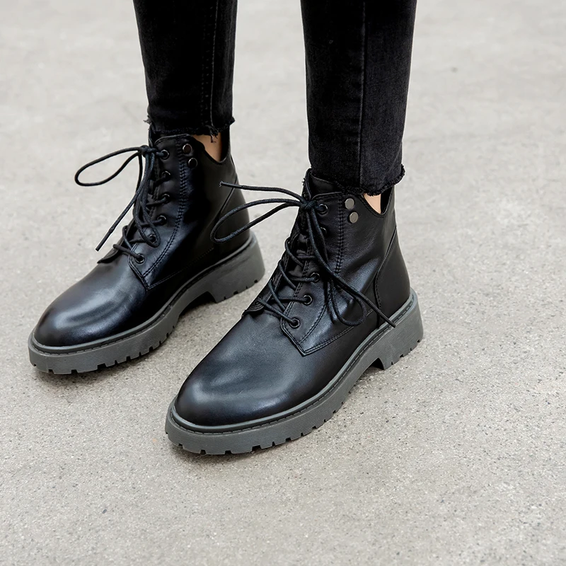 

Genuine Leather Cross Tied Motocycle Boots Punk Women Ankle Boots Autumn Winter Warm low Heels Night Club Shoes Woman