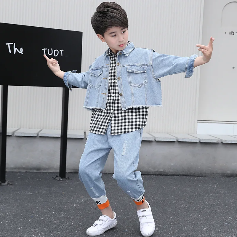 

Children's wear boys' spring and autumn suit 2020 new Korean version Zhongda children's fashion net red boy denim three piece