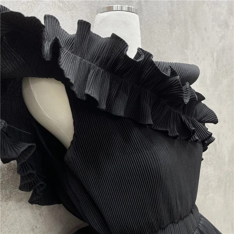 

Elegant Women O-Neck Chiffon Shirts Blouses Female Short Sleeve 2021 Summer Chic Ladies Causal Shaped Pleated Tops Blusas WB110