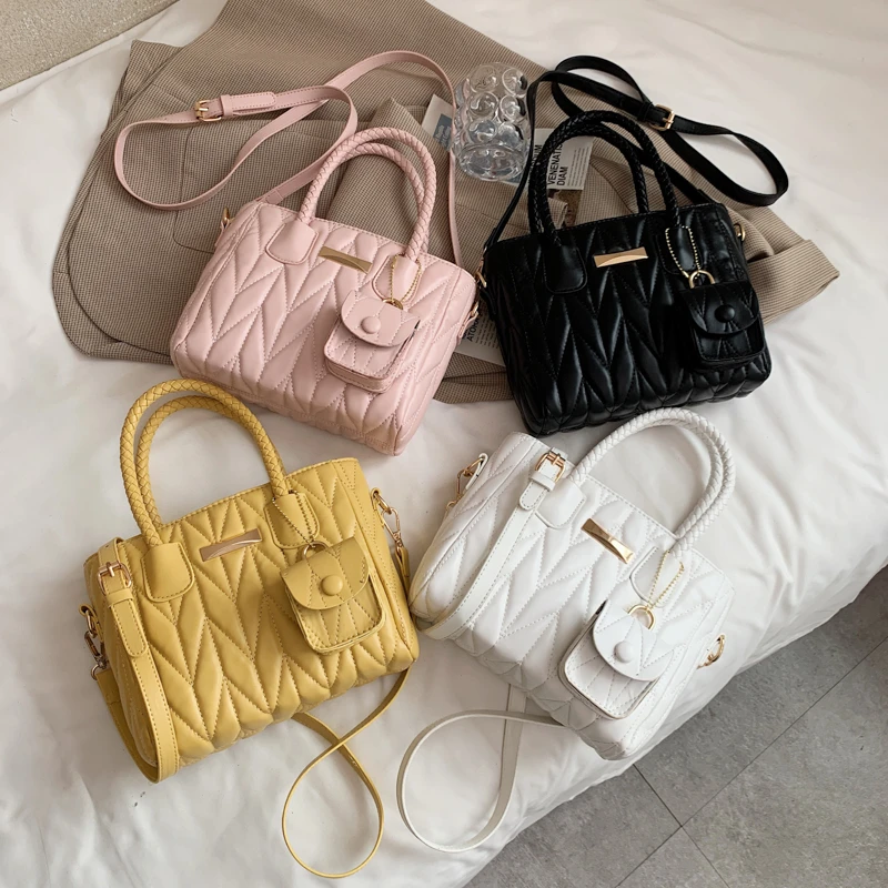 

Autumn and winter retro chain handbag 2020 new fashion high quality PU soft leather women's designer shoulder messenger bag