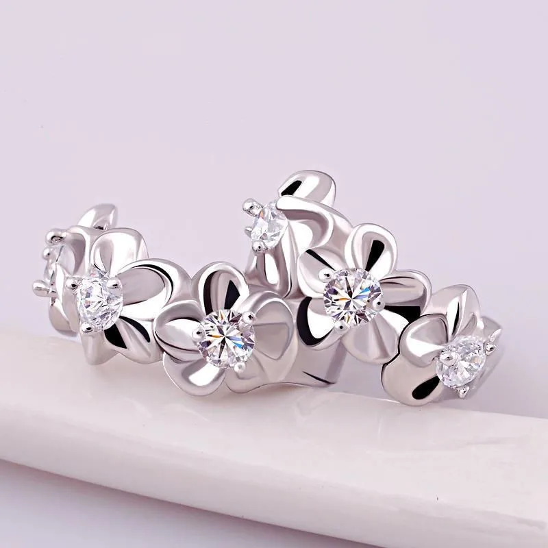 

1Pair Luxury Silver Color Flowers Small Stud Earrings for Women Vintage Geometric Cute Floral Metal Earrings Jewelry Gift