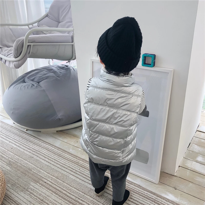 Осенне-зимний жилет для девочек водонепроницаемый глянцевый с капюшоном