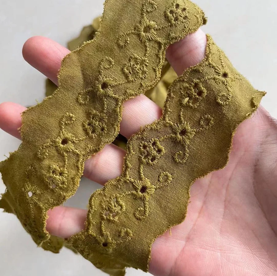 Хлопковая кружевная ткань оливково-зеленого цвета с вышивкой 5 метров ширина 3 см