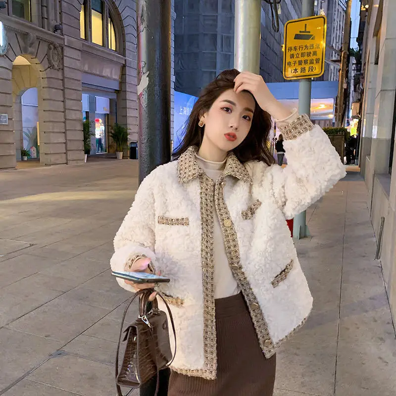 

2021 little fragrant wind lamb wool coat female spring and autumn new style all-match splicing small plush fur in one tide