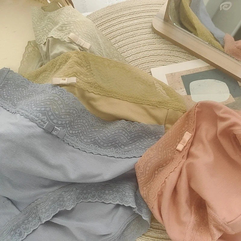 

1Pcs Pure Color Ice Panties Slip Silk Female Ruffle Underpants Seamless Breathable Lady Briefs Girls Smooth Plain Panty