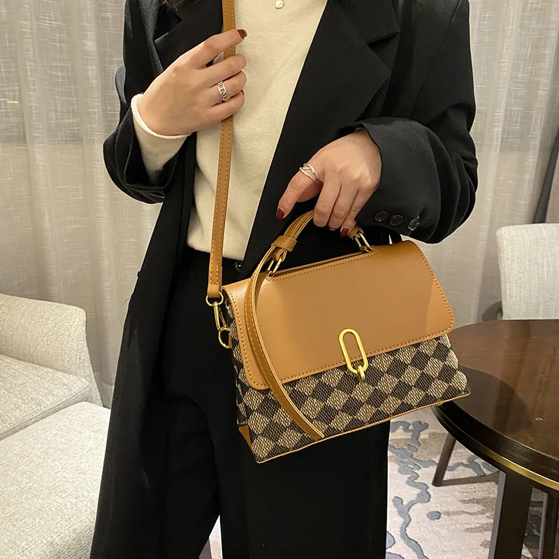 Вместительные кошельки и сумочки из искусственной кожи с клетчатым узором