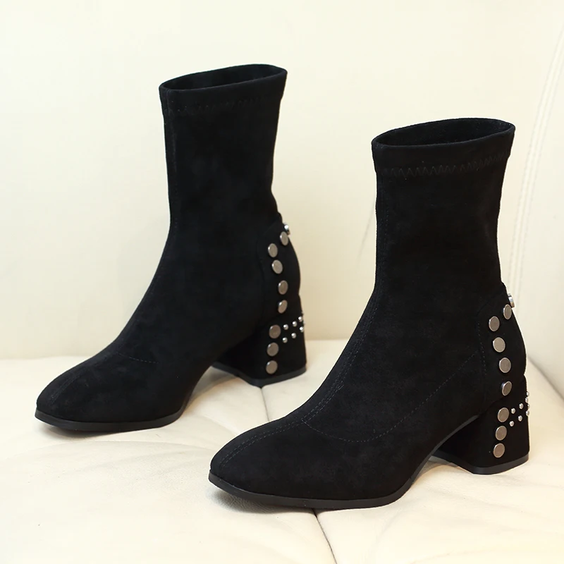 

Boots Vintage Women Rivet Flock Shoes Women Short Boots Square Heels Fashion Square Toe Ankle All Match Breathable New CH-B0145