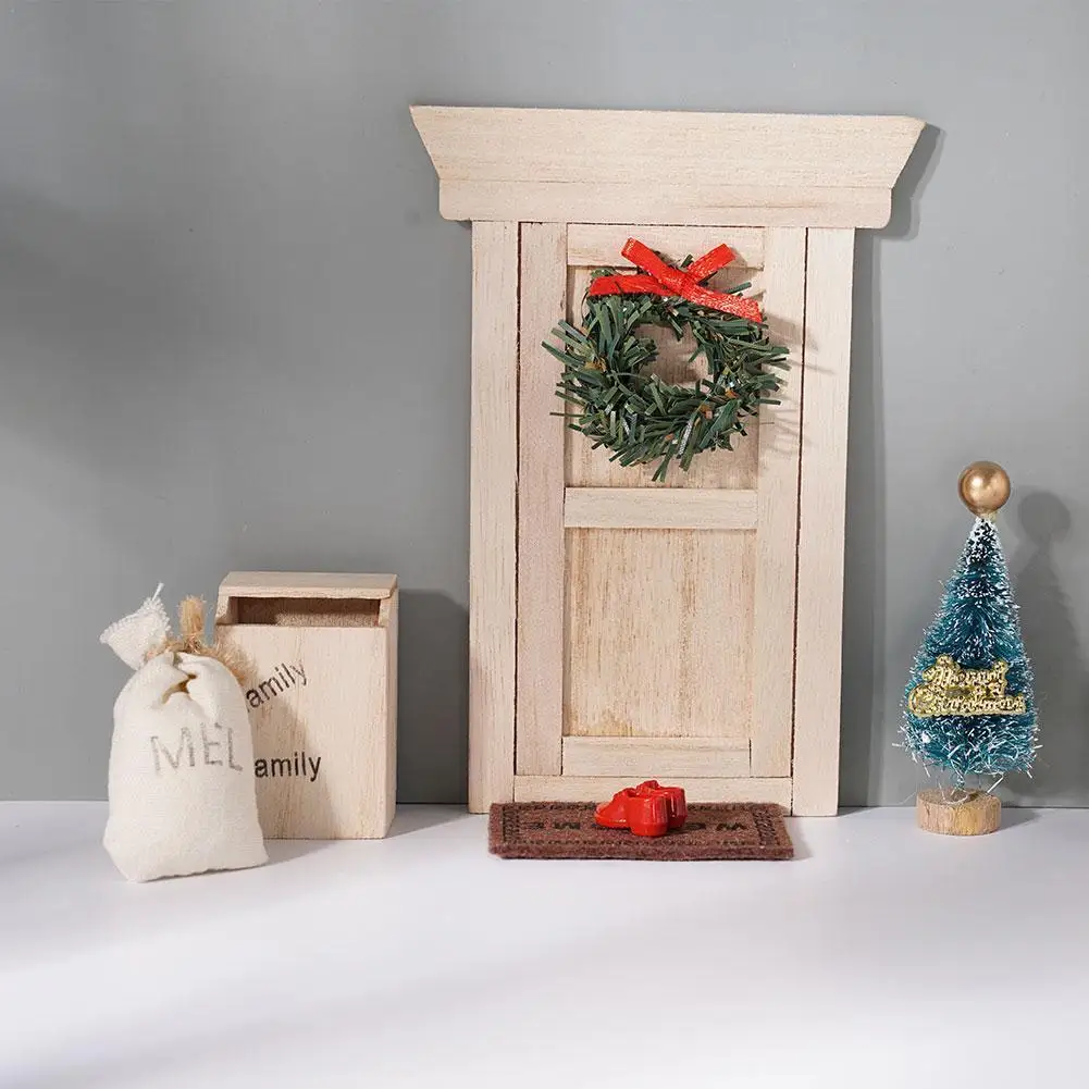 

Doll house accessories mini house door courtyard Christmas house simulation djd decoration doll set model X8M1