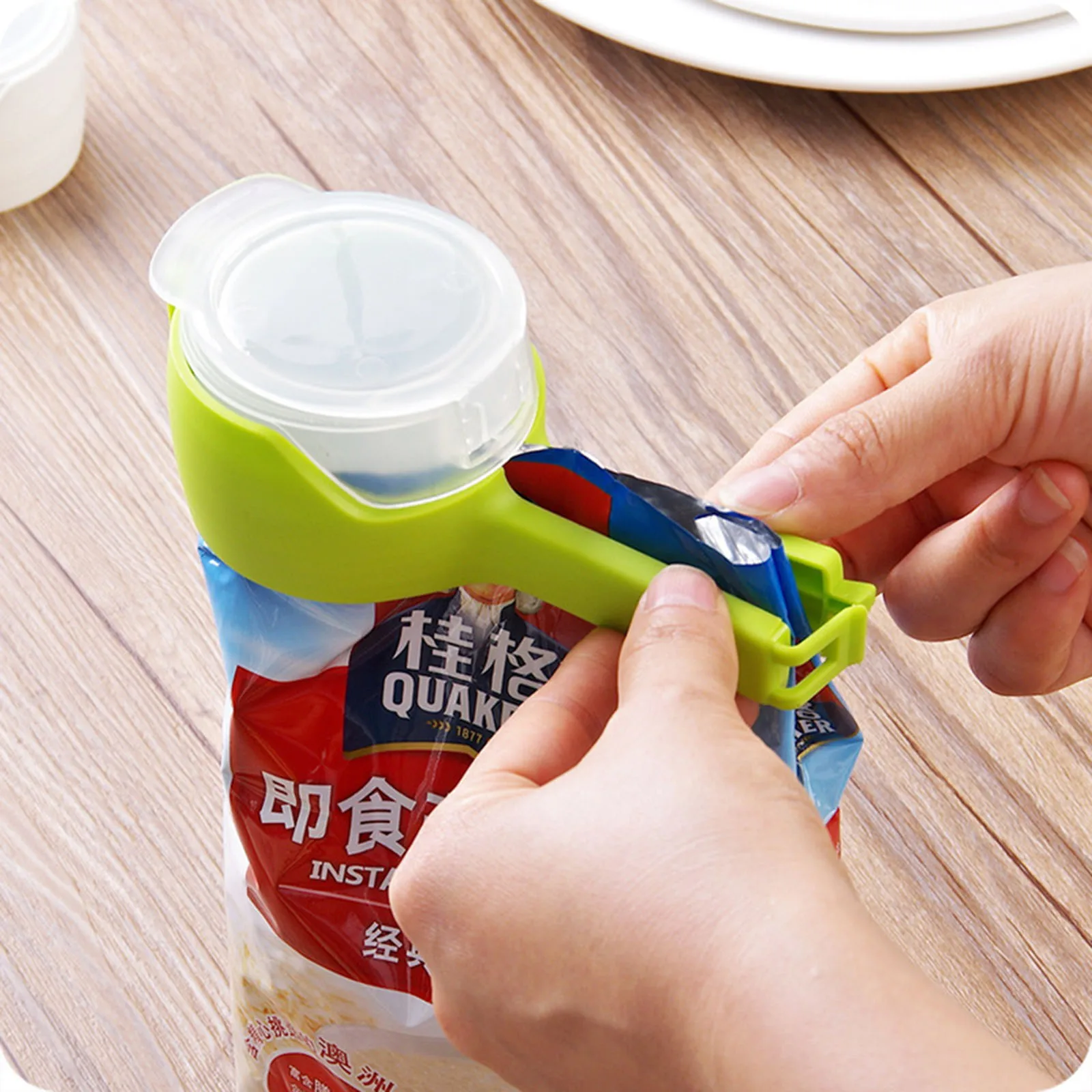 

Storage Sealing Clips Multifunctional Food Preservation With Plastic Bag 4.8*4.8*12cm Kitchen Snack Tool