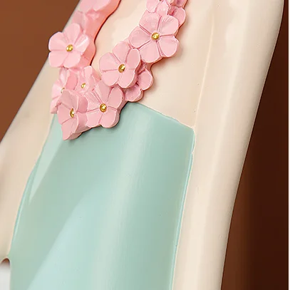 

Art Figurines Cartoons Abstract Modern Craft Creativity Design Resin Figurines Cute Girl Decorazioni Casa Room Decoration DM50GT
