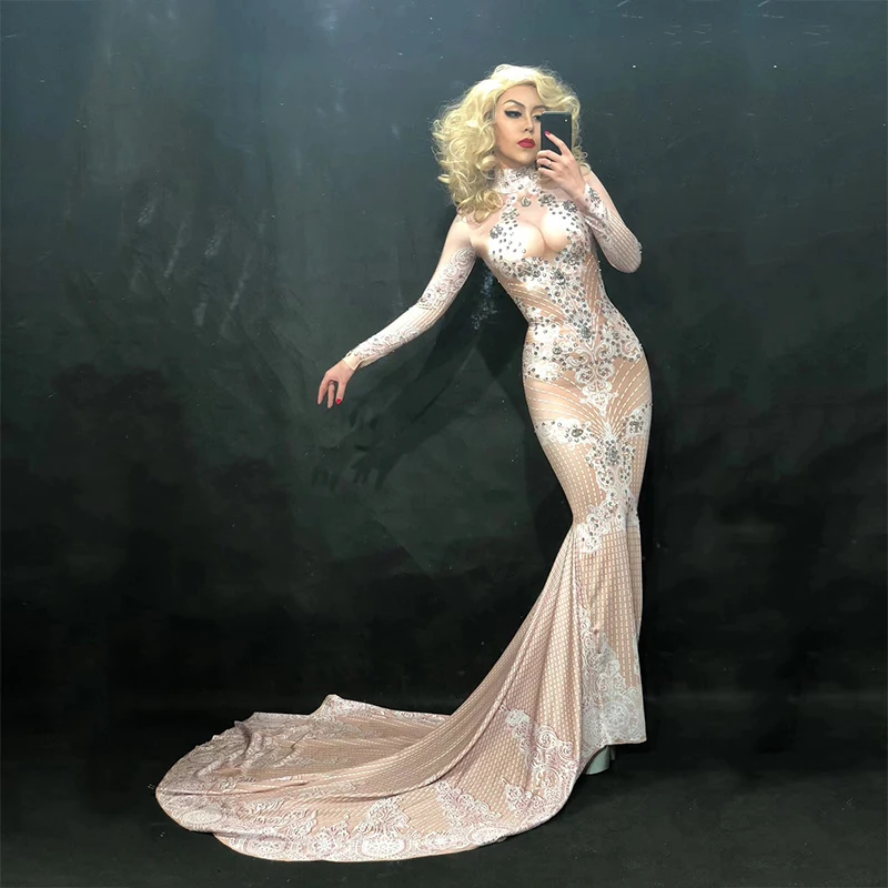 Женское платье с длинным шлейфом Женский костюм на день рождения празднование