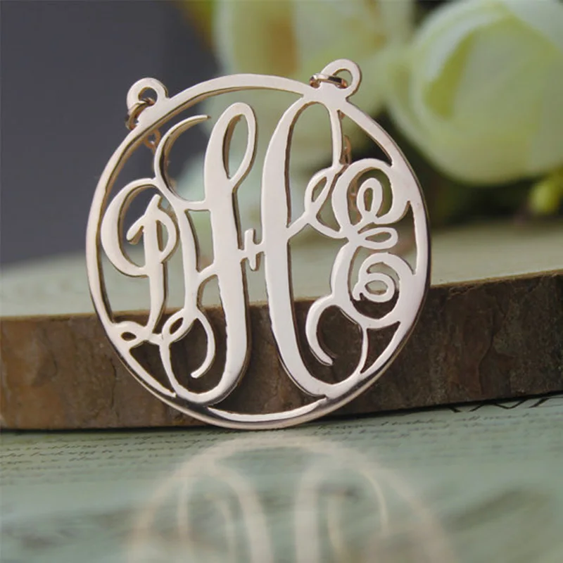

Wholesale Personalized Circle Monogram Necklace 925 Silver Custom 3 Initial Pendent Rose Golden Nameplate 2 Hooks Christmas Gift