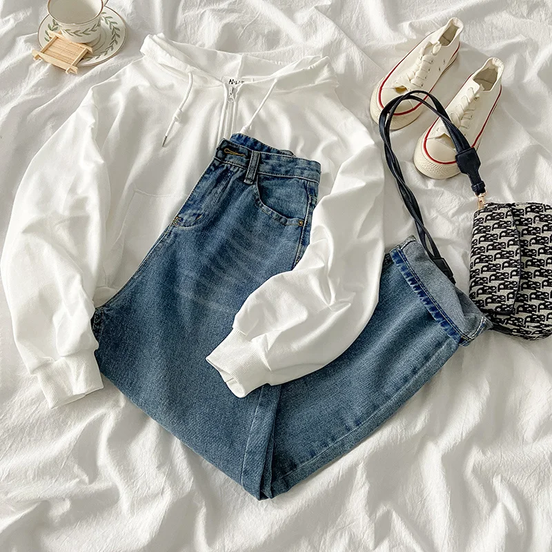 Женский джинсовый костюм в стиле ретро с высокой талией и широкими штанинами