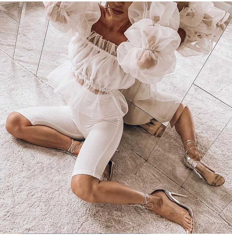 Женская прозрачная блузка с открытой спиной белая открытыми плечами длинными