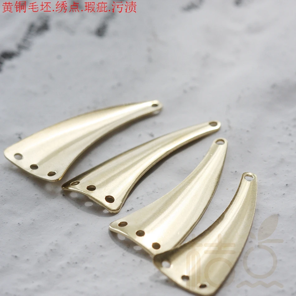

Solid Brass Curved Earring Findings with 4 Holes - 33x13mm (3890C-V-275)