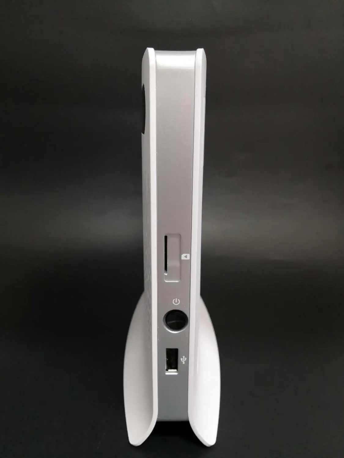 Роутер Huawei B593 B593s-12 с поддержкой 4G LTE 150Mbps, разъемом для SIM-карты, антенной и 4 LAN-портами.