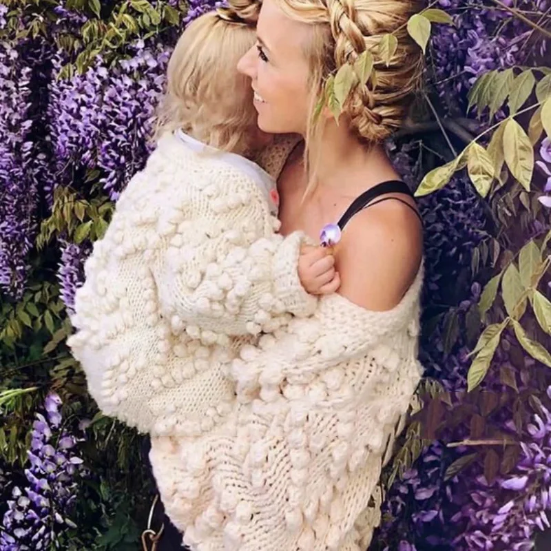 Новинка 2022 Семейные одинаковые свитера ручной работы для мамы и дочки Кардиган