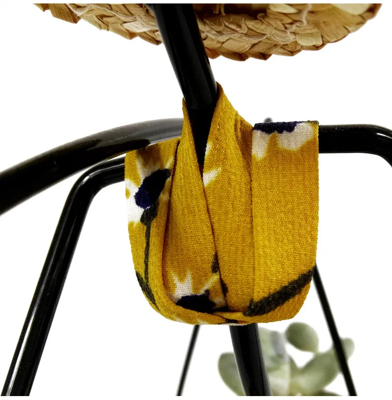 Strongwell Nordic Take Burden Teenage Girl Iron Flower Stand Flower Pot Potted Plants Desktop Home Decorations Birthday Gift