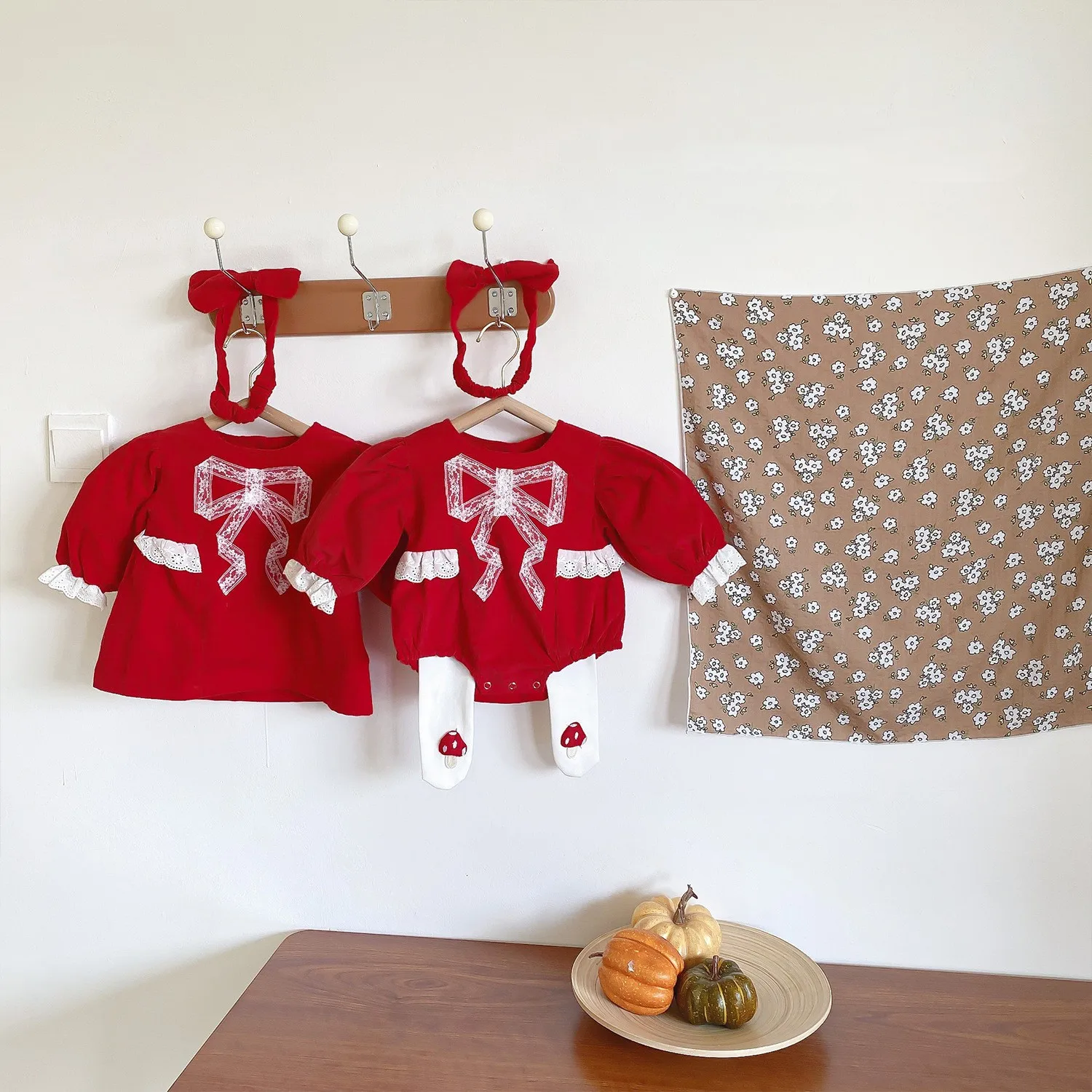 

Детская одежда для сестры, Новинка осени 8341, Кружевной Костюм в стиле ретро для сестры с бантом, комбинезон + леггинсы или платье с поясом для...