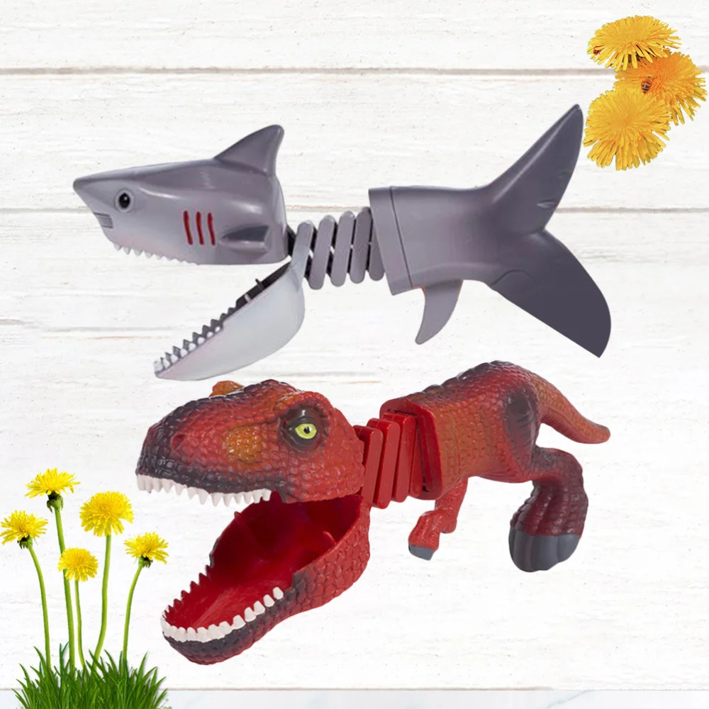 

1PC Cartoon Animal Prank Shark Telescopic Spring Manipulator Clip Creative Animal Prank Props Funny Animal Tric