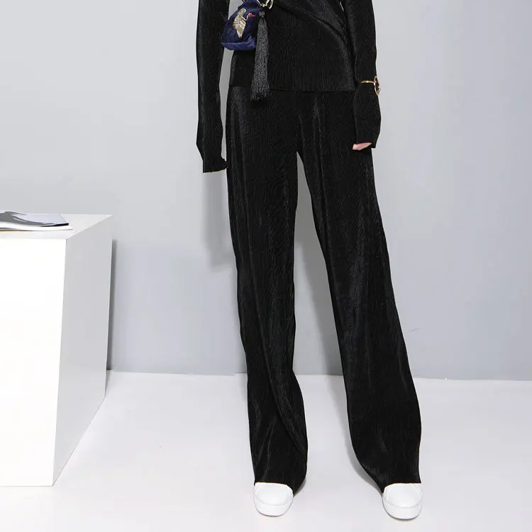 Женские брюки с широкими штанинами Vadim осенне зимние мягкие и удобные в