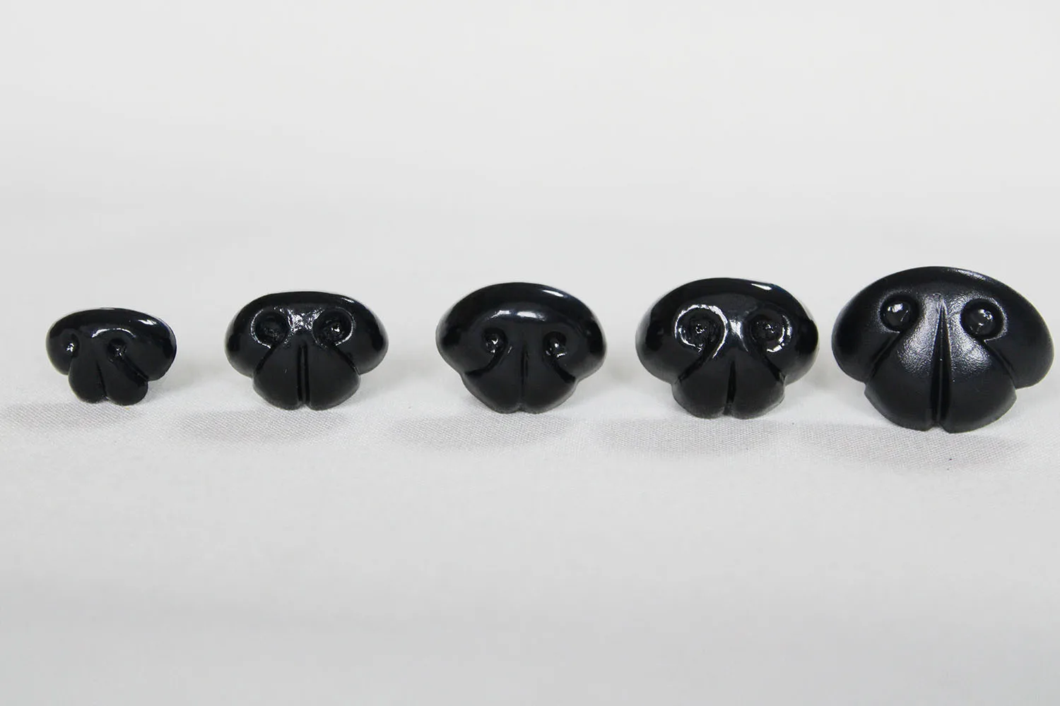 Фото 1000 шт. 18 мм 21 23 25 30 высококачественная черная пластиковая искусственная собака в
