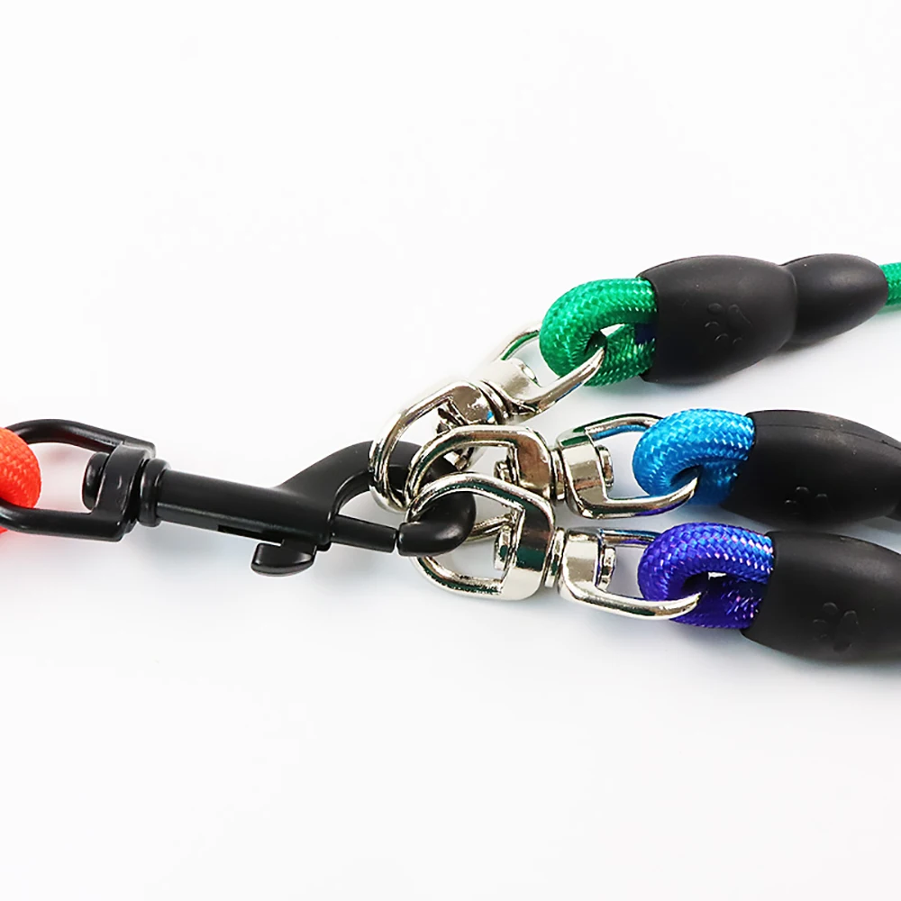 Дешево Поводок для домашних собак Двойной двойной поводок для собак Красочная нейлоновая собачья веревка Прогулка 2/3 собак, двойное ведение Съемн...