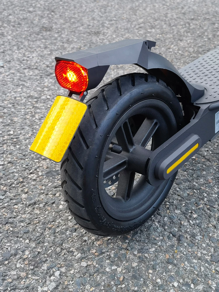 Комплект задних фонарей для электроскутера брызговики с регулируемым