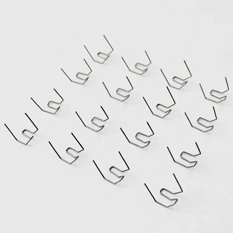 

100pcs Curved Double Corner 0.8mm Plastic Welding Staples