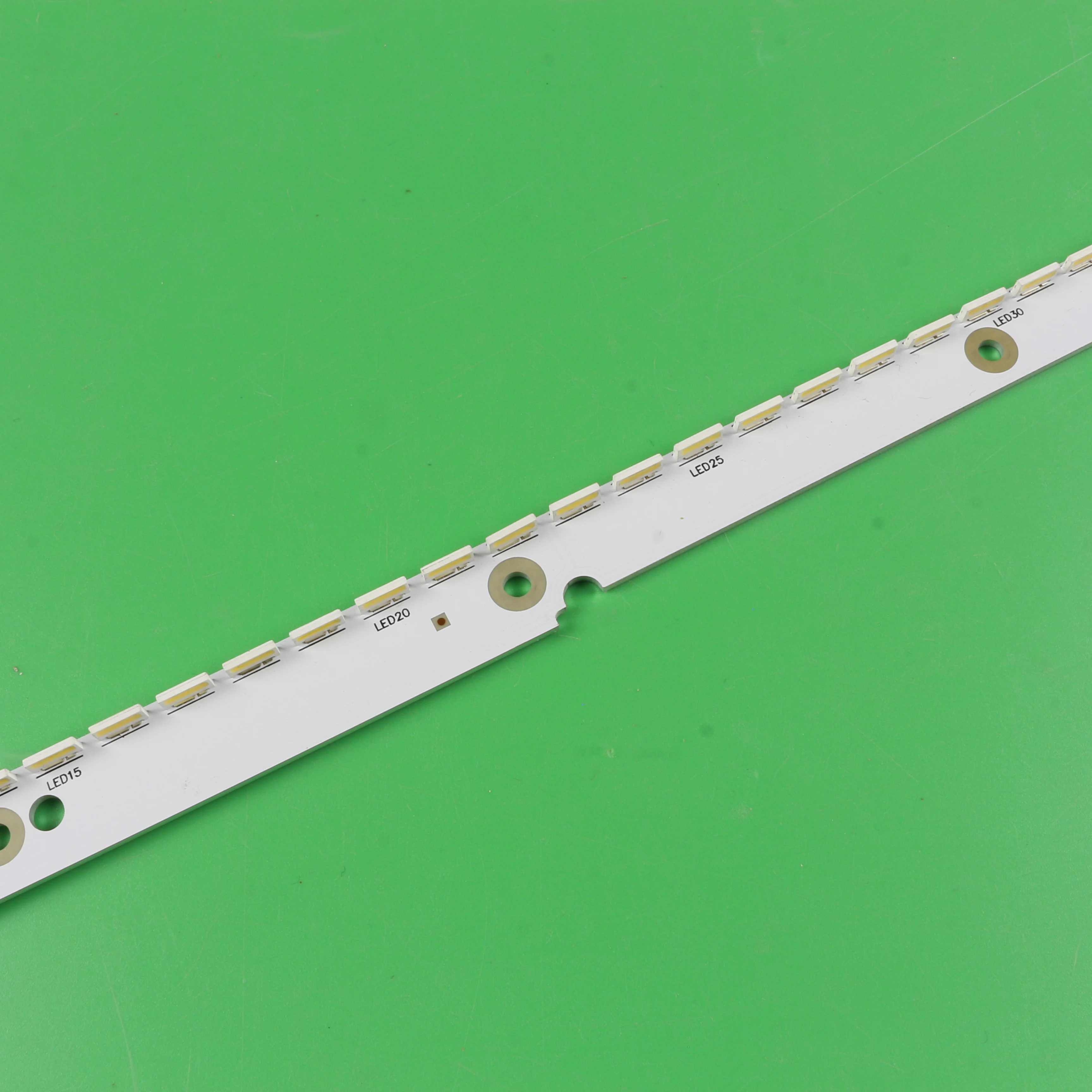32-дюймовая светодиодная подсветка 6 в полоса для Samsung TV 2012SVS32 7032NNB 2D V1GE-320SM0-R1