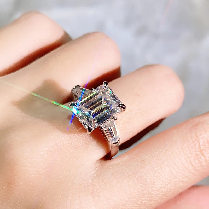 

Customized 18K Platinum Emerald-Shaped Moissanite Diamond Ring Female Ring Special-Shaped 5/10 Karat American Square Diamond T S
