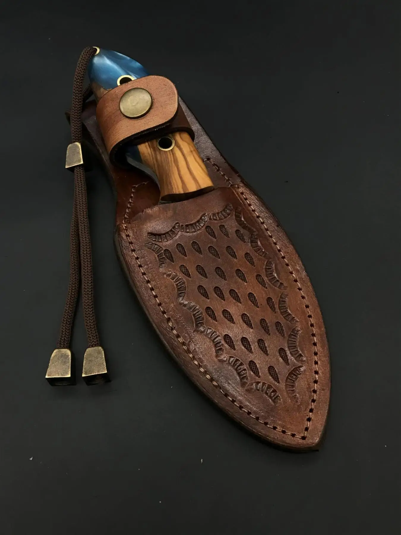 

Handmade Forged Carbon Steel Camping Knife TK135