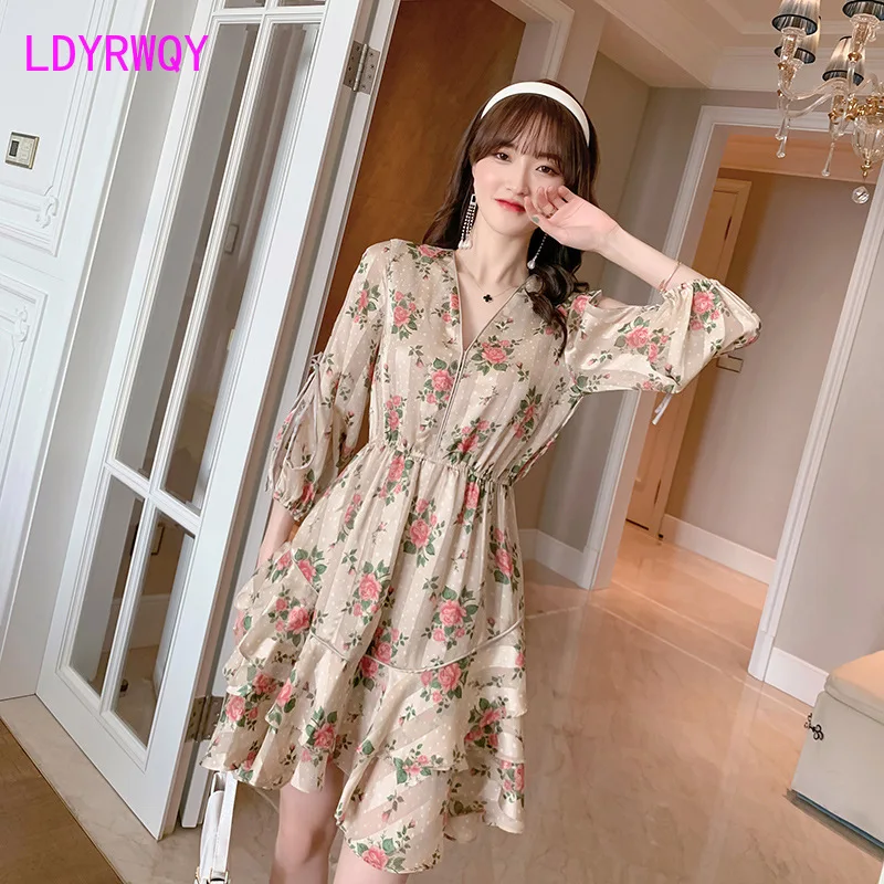 

LDYRWQY 2021 summer new French floral sexy V-neck slim fashion five-point sleeve irregular chiffon temperament dress