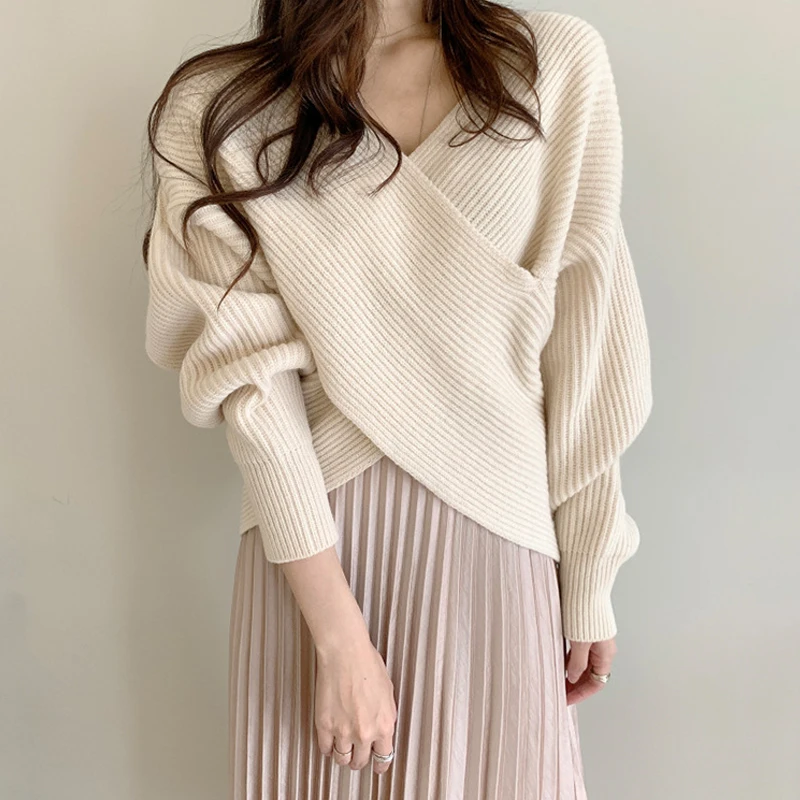 

Женский трикотажный свитер с V-образным вырезом и длинным рукавом