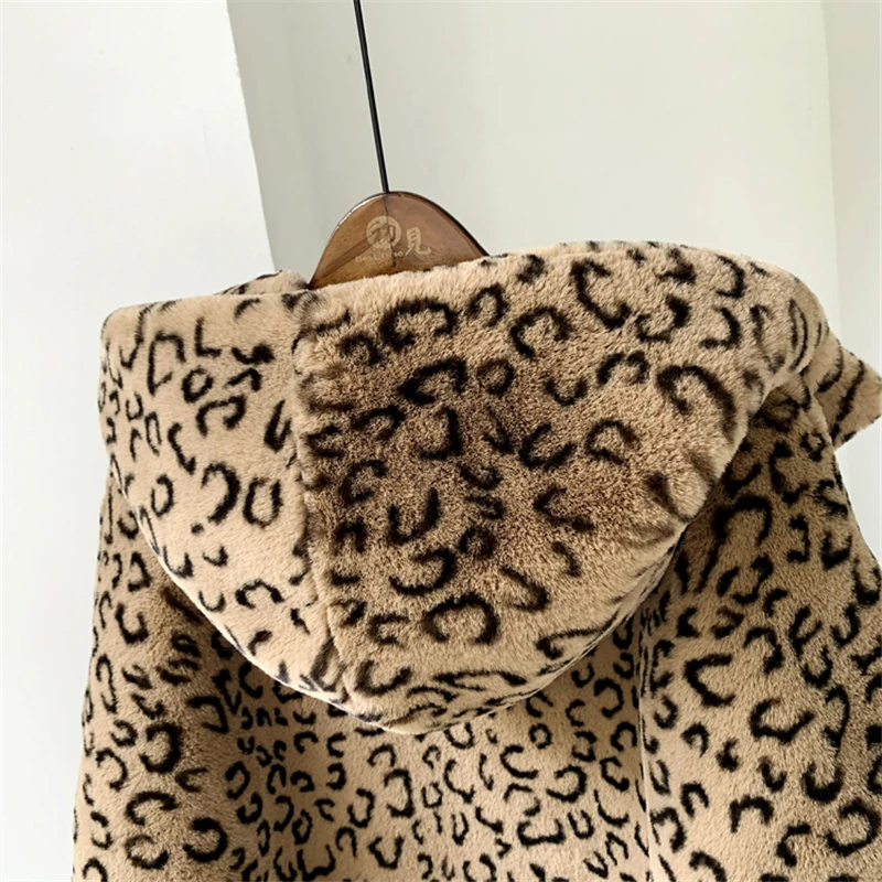 Женское леопардовое меховое пальто новинка зимы 2019 длинное с капюшоном из