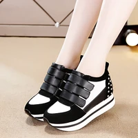 2021 autumn and winter new leather rivet womens flat shoes fashion casual womens whiteblack sneakers platform womens shoes