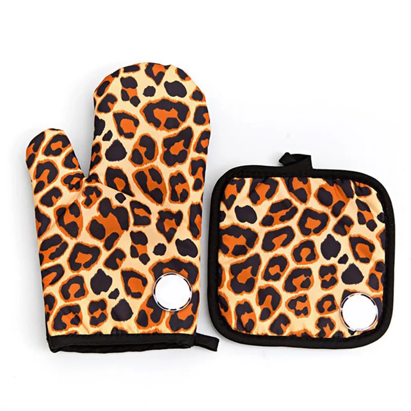 

2pcs Kitchen Gloves Insulation Leopard Pattern Pad Microwave Gloves Oven Mitts