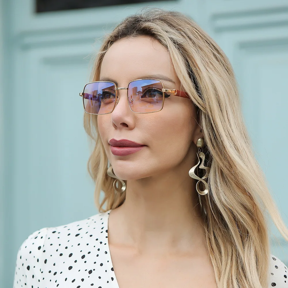 

Очки солнцезащитные для мужчин и женщин UV-400, винтажные брендовые дизайнерские зеркальные солнечные очки с градиентом, в металлической опра...