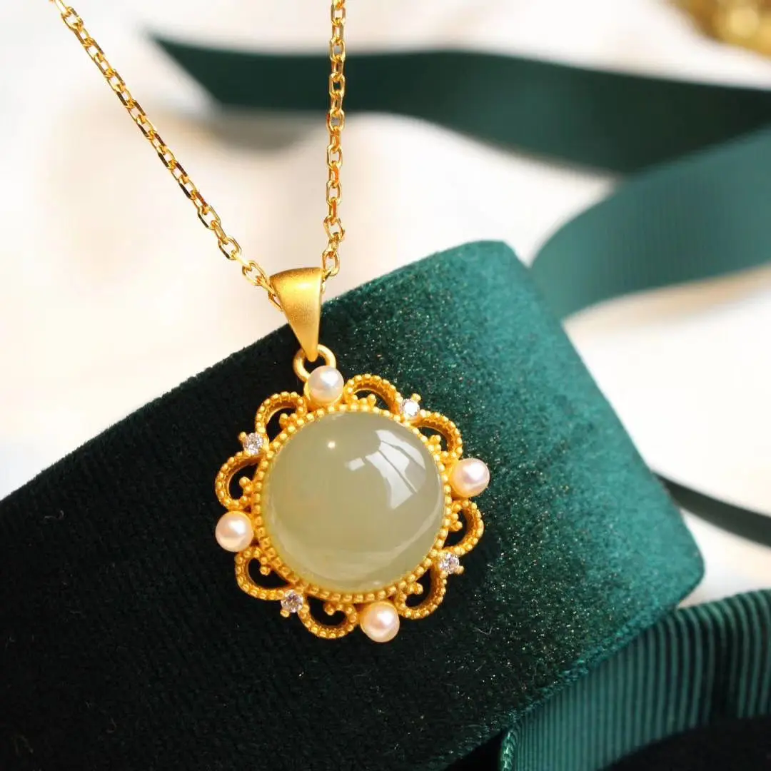 

S925 Sterling Silver Gold-Plated Natural Hetian Jade Gray Jade Pearl Pendant Small Flower Elegant Graceful Pendant Necklace