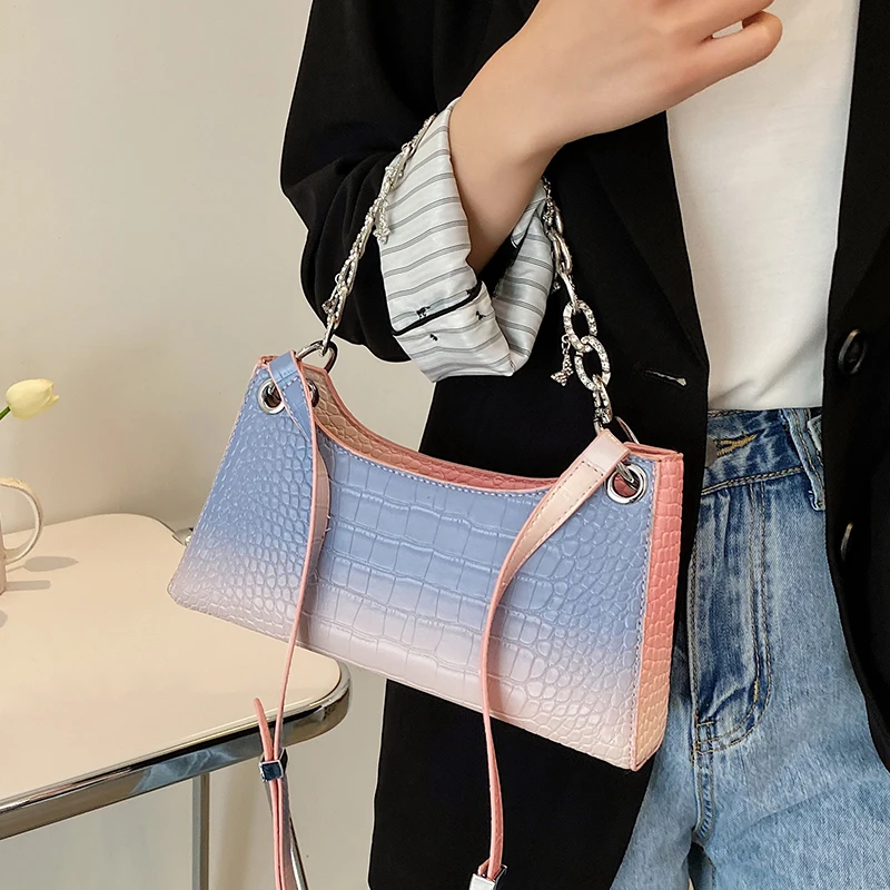 

France crowdsourcing advanced sense 2021 new fashion crocodile crossbody bag women's summer shoulder armpit baguette