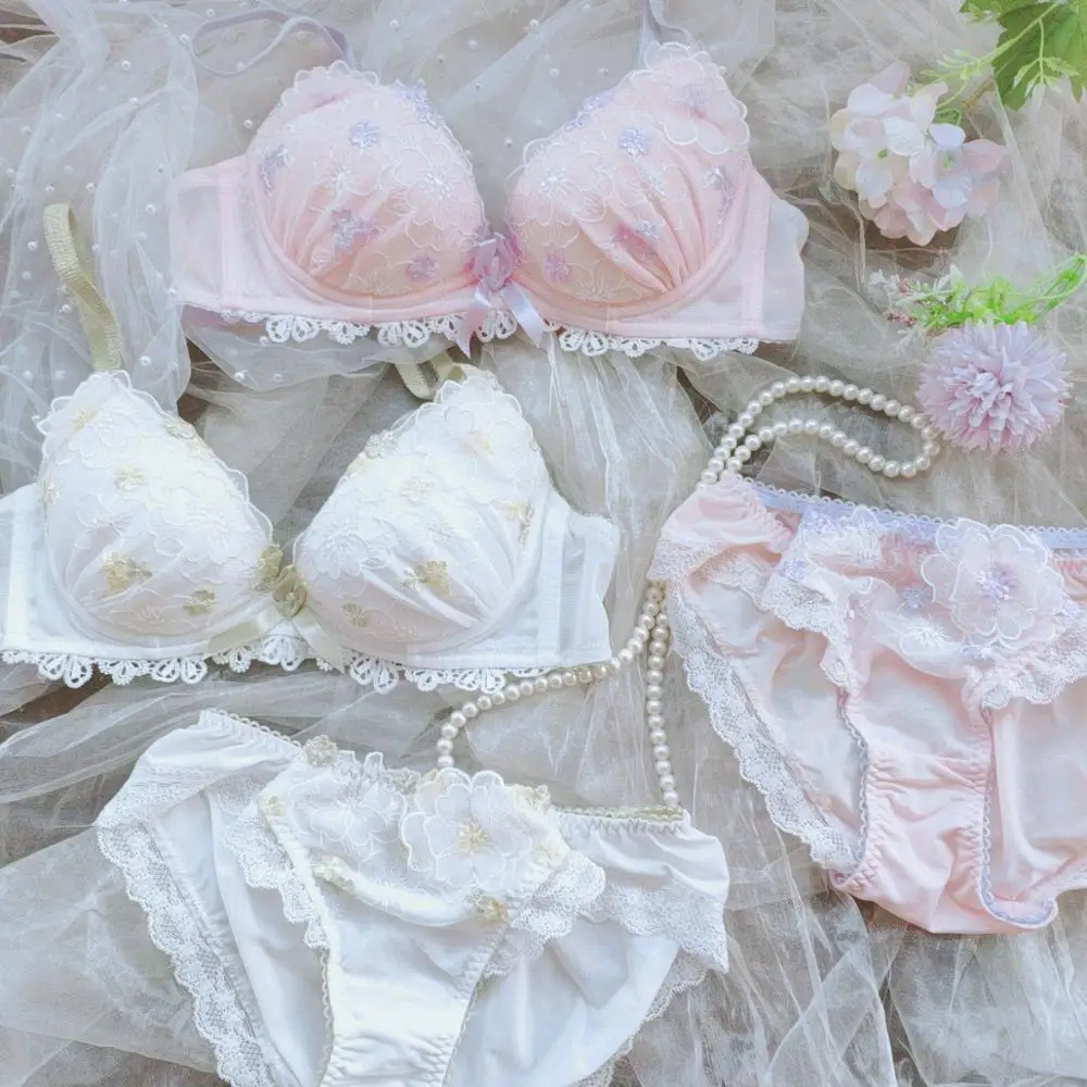 

Sweet Underwire Lingerie Girl Low Heart Water-soluble Embroidery Exquisite Deep V Bra Set Comfortable Gathering Thin Underwear