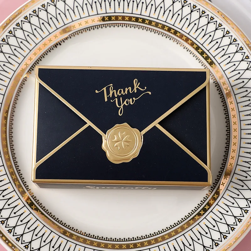 

Картонные подарочные коробки Marry&Patry