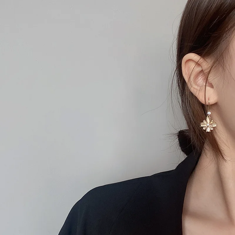 Новые трендовые Модные индивидуальные маленькие свежие серьги дикие супер