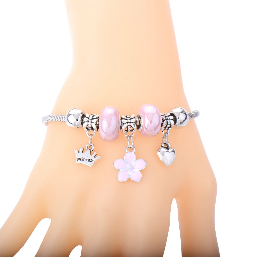 Серебристый браслет с кулоном в форме сердца и короны, украшенный бусинами в виде листьев и мультяшными элементами, подарок для женщин.